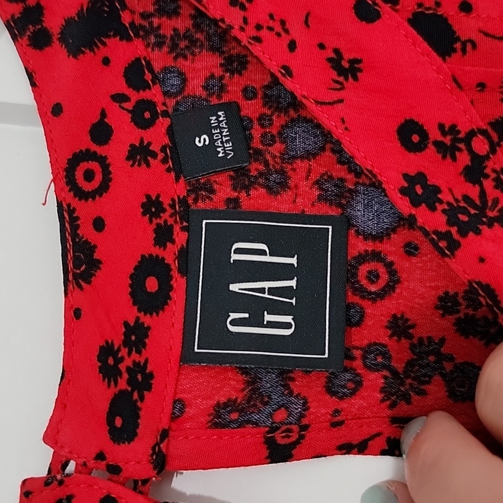 GAP NWOT Pattern Keyhole Top, Size S - Picture 3 of 5